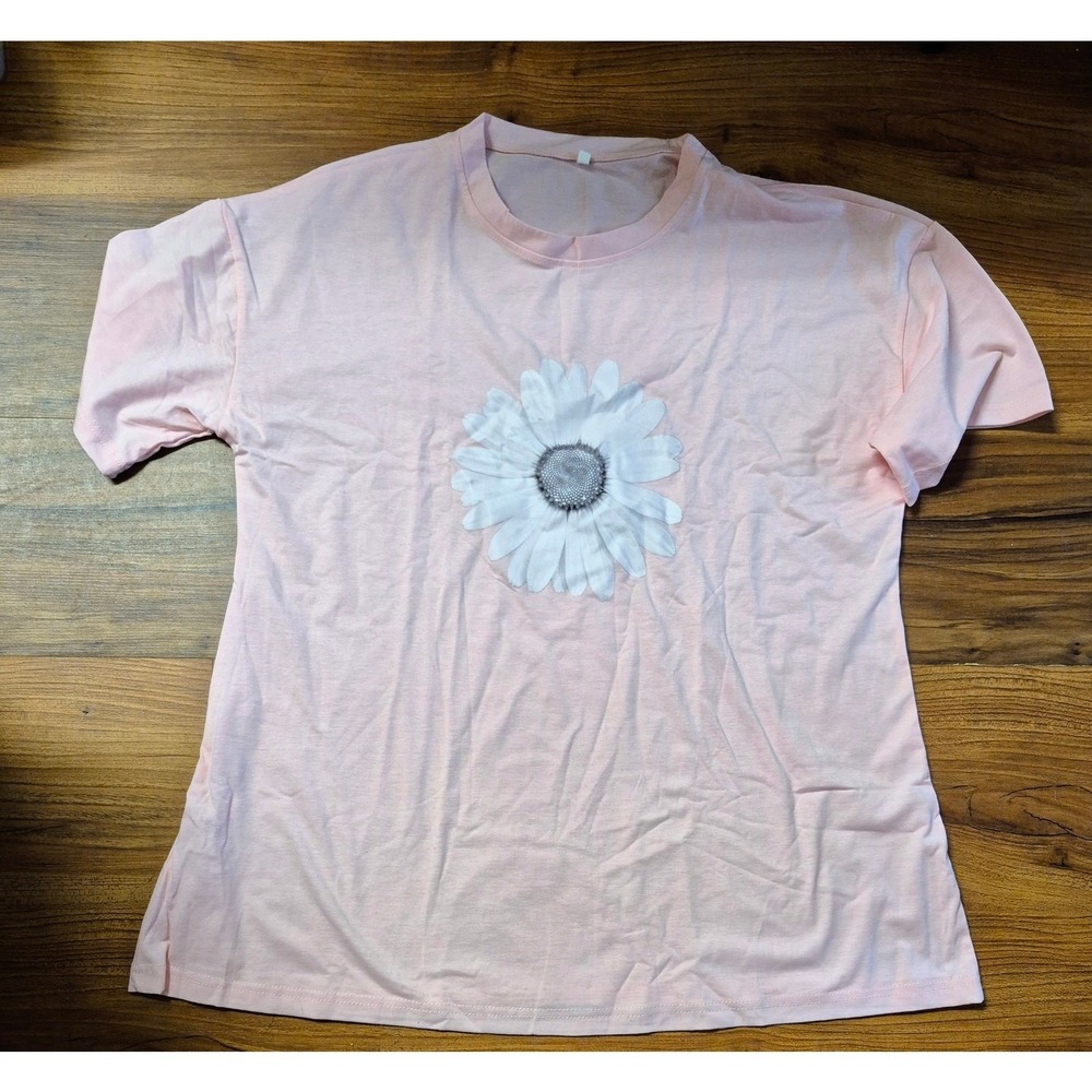 Target Womens Pink Daisy Flower Graphic T-Shirt Short Sleeve Cotton Blend L
